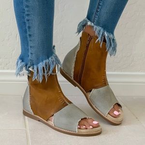 NIB Distressed Colorblock Canvas Peep Toe Shootie